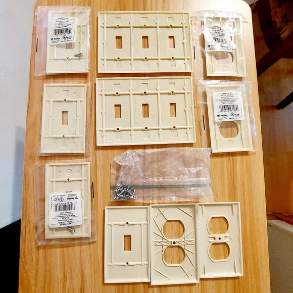 10 Piece Lot: Assortment of Ivory Bakelite Art Deco Wall Plate Electrical Covers - Picture 2 of 4